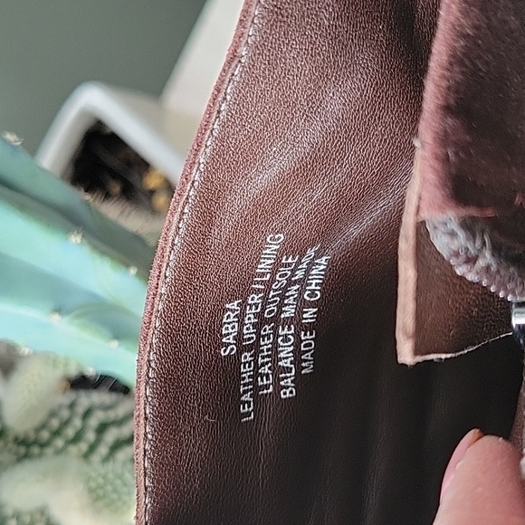 Rock & Republic SABRA platform chocolate brown suede bootie - Picture 4 of 10